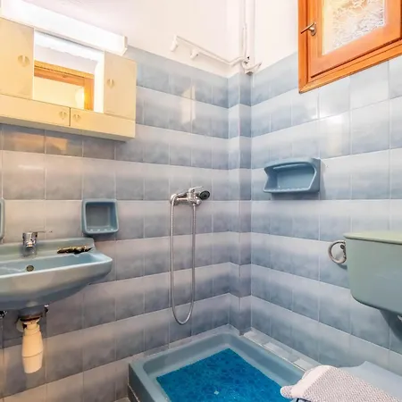 Mires House Side First Floor 8 Appartement *